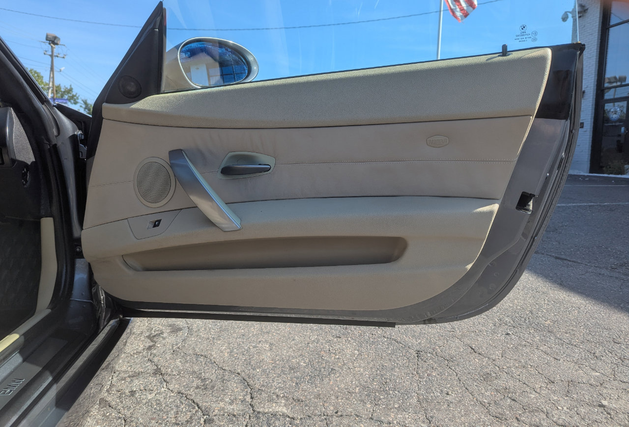 Used 2008 BMW Z4 3.0i image 28