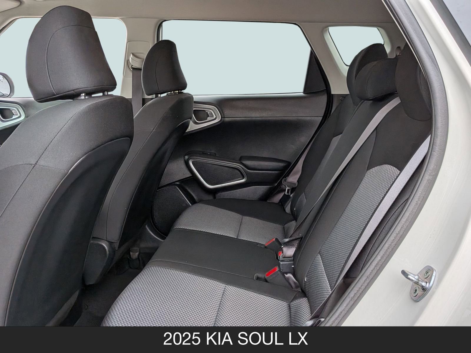 Used 2025 Kia Soul LX w/ LX Technology Package image 16