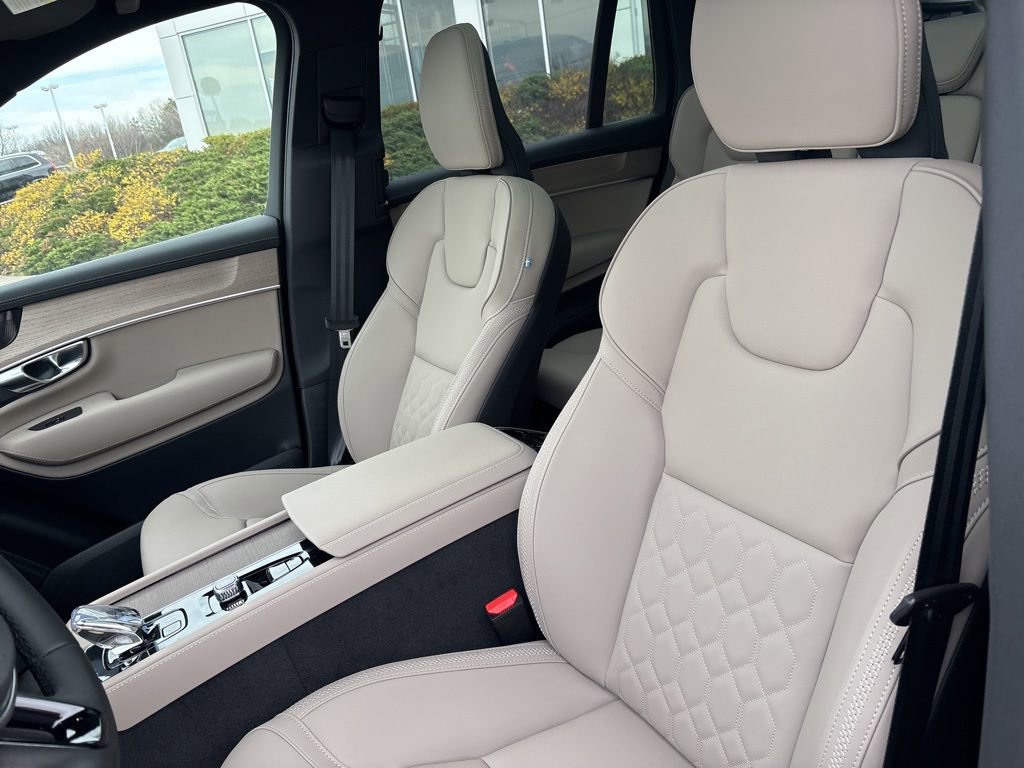New 2026 Volvo XC90 B6 Plus w/ Protection Package Premier AWD/4WD image 20
