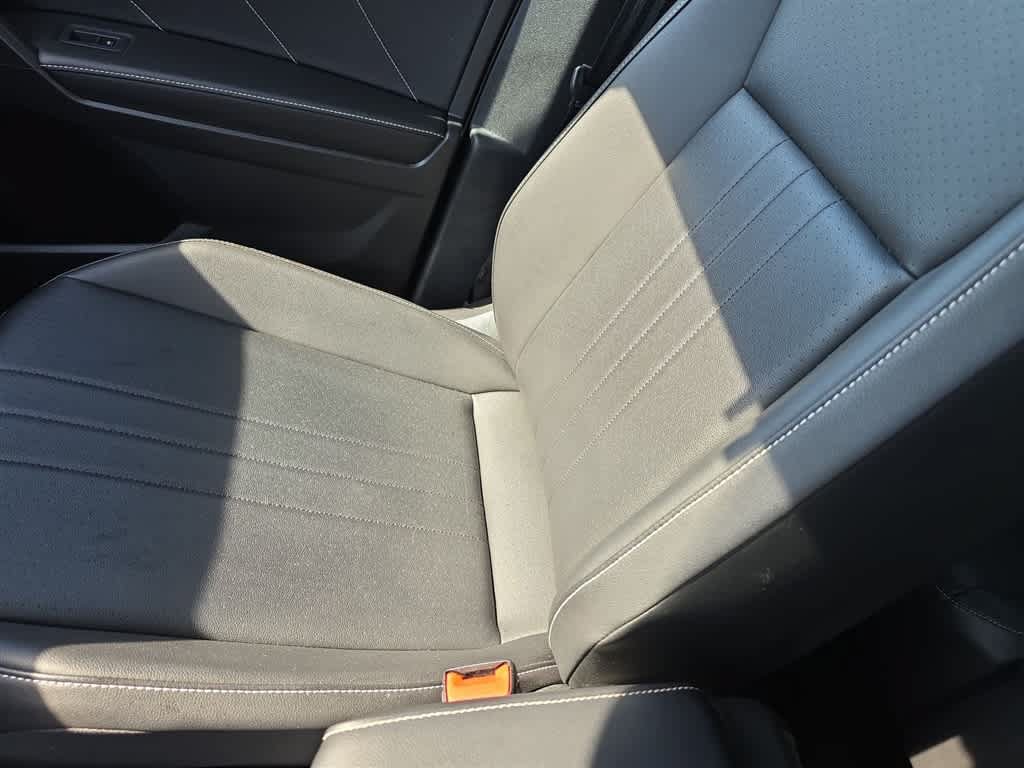 Used 2022 Volkswagen Tiguan SE AWD/4WD image 46