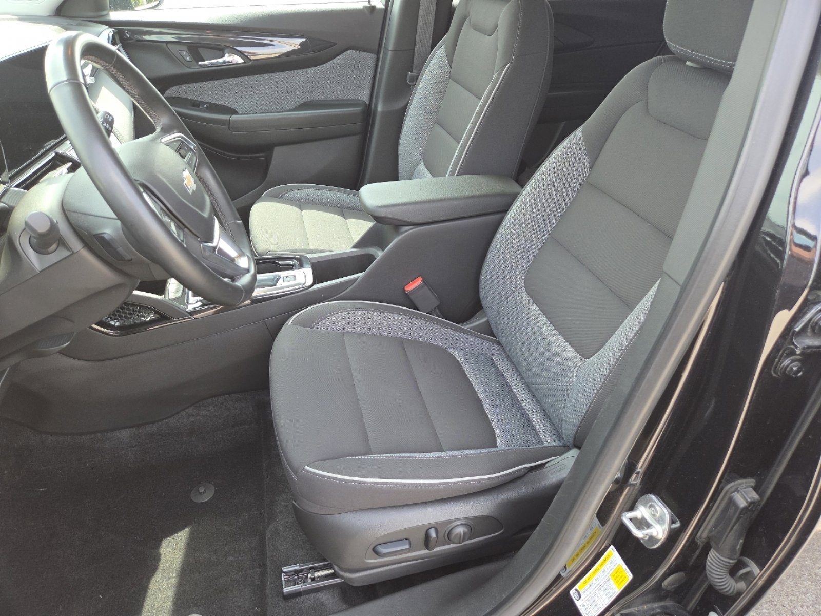 Used 2024 Chevrolet TrailBlazer LT w/ Convenience Package image 24