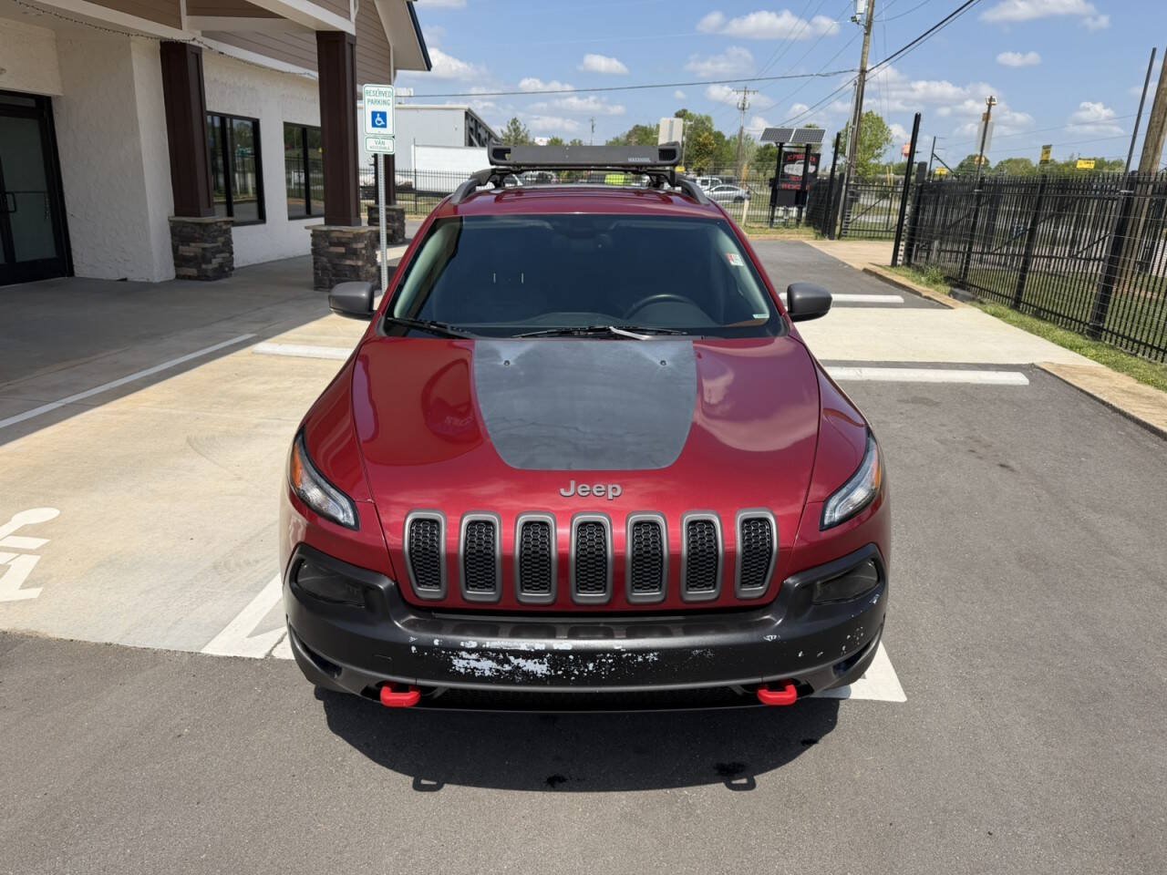 Used 2017 Jeep Cherokee Trailhawk AWD/4WD image 9