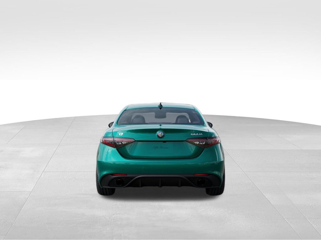 Used 2025 Alfa Romeo Giulia w/ Driving Assist Package RWD image 8