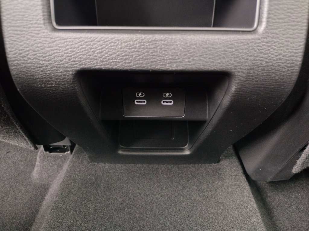 New 2025 Mitsubishi Outlander SE image 26