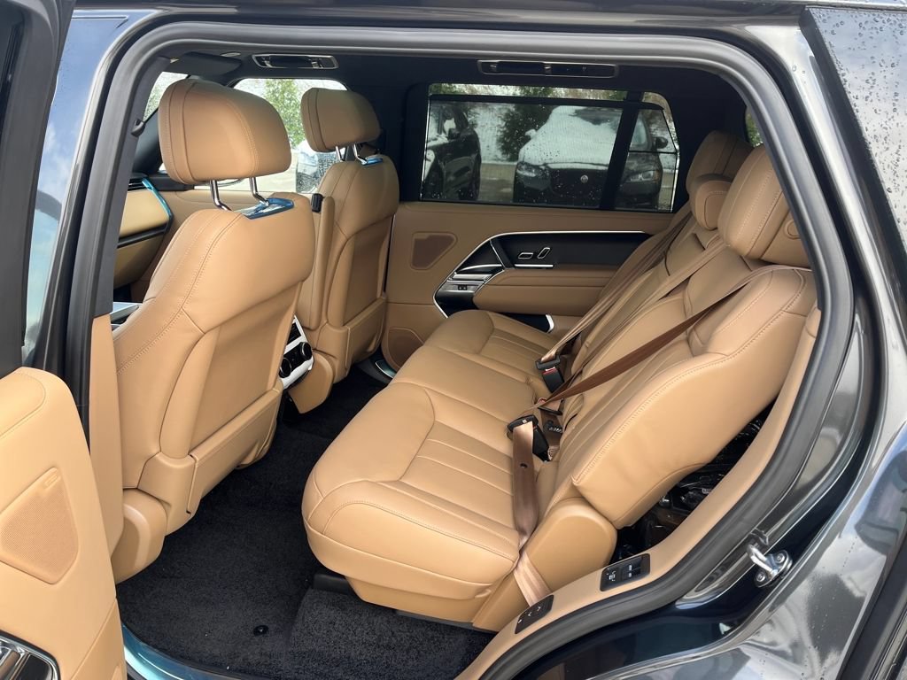 New 2026 Land Rover Range Rover Long Wheelbase SE AWD/4WD image 20