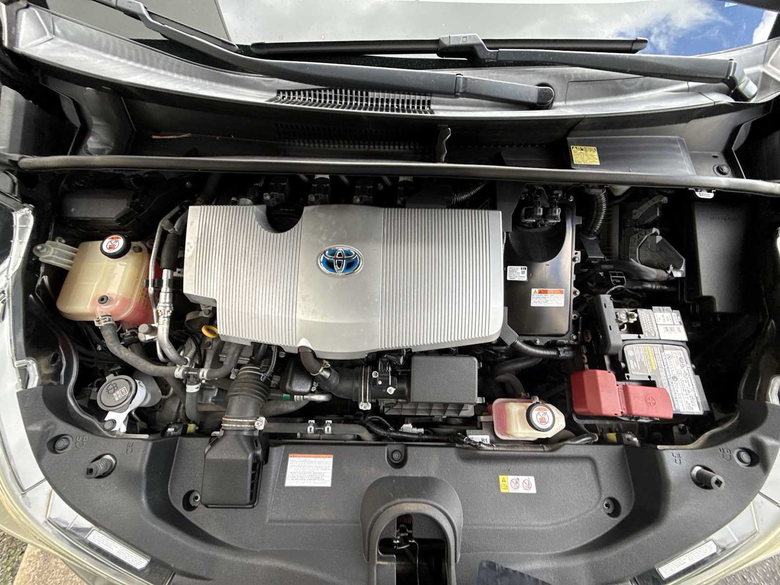 Used 2017 Toyota Prius Four Touring w/ Premium Convenience Package FWD image 11