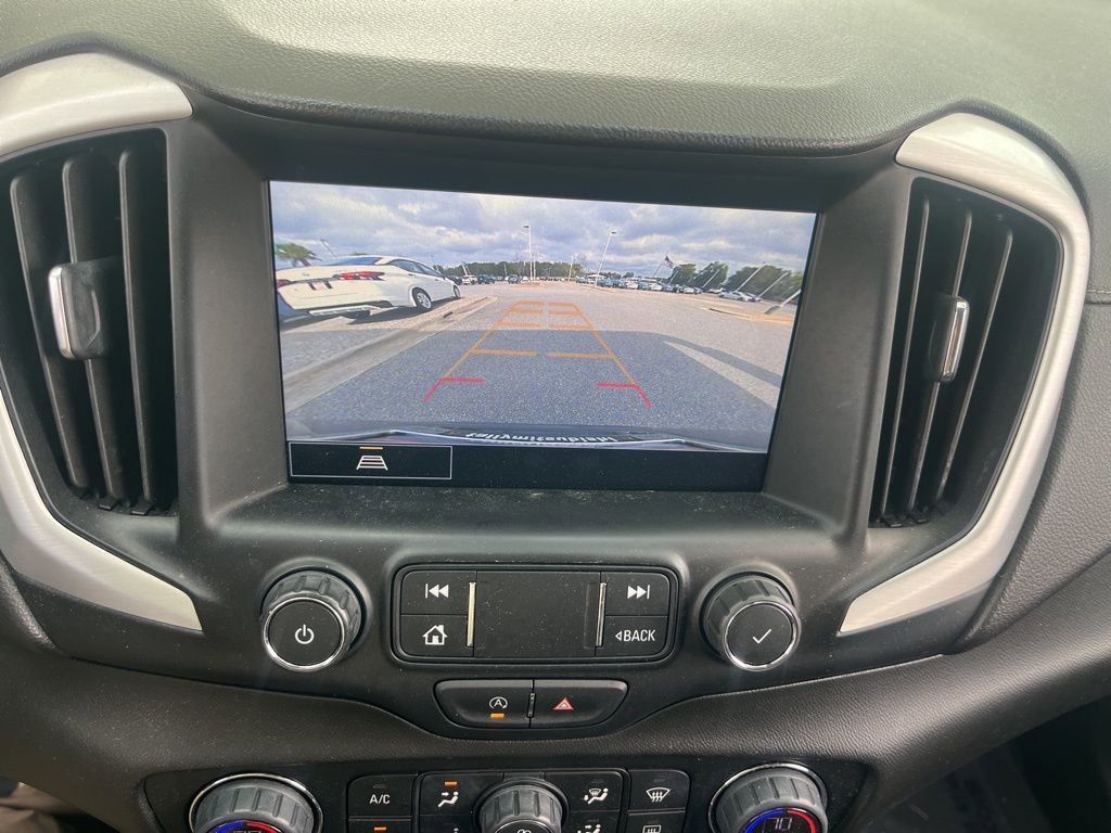 Used 2022 GMC Terrain SLT image 13
