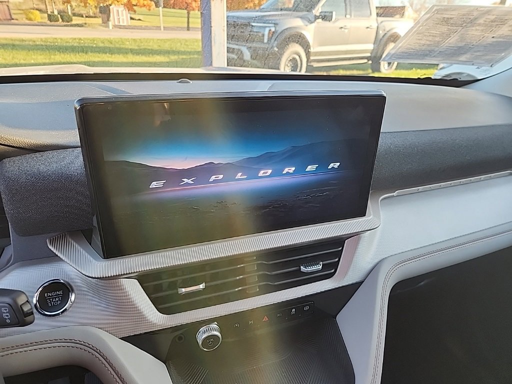 New 2025 Ford Explorer Active w/ Active Comfort Package image 36