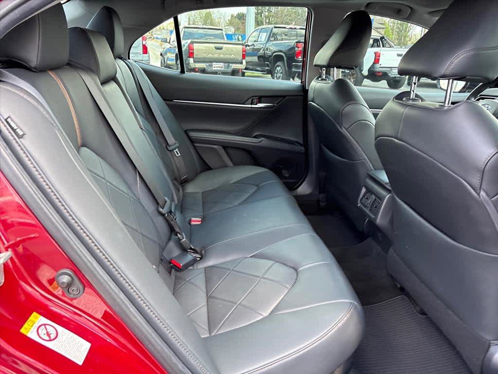 Used 2019 Toyota Camry XLE w/ Sunroof Package FWD image 7