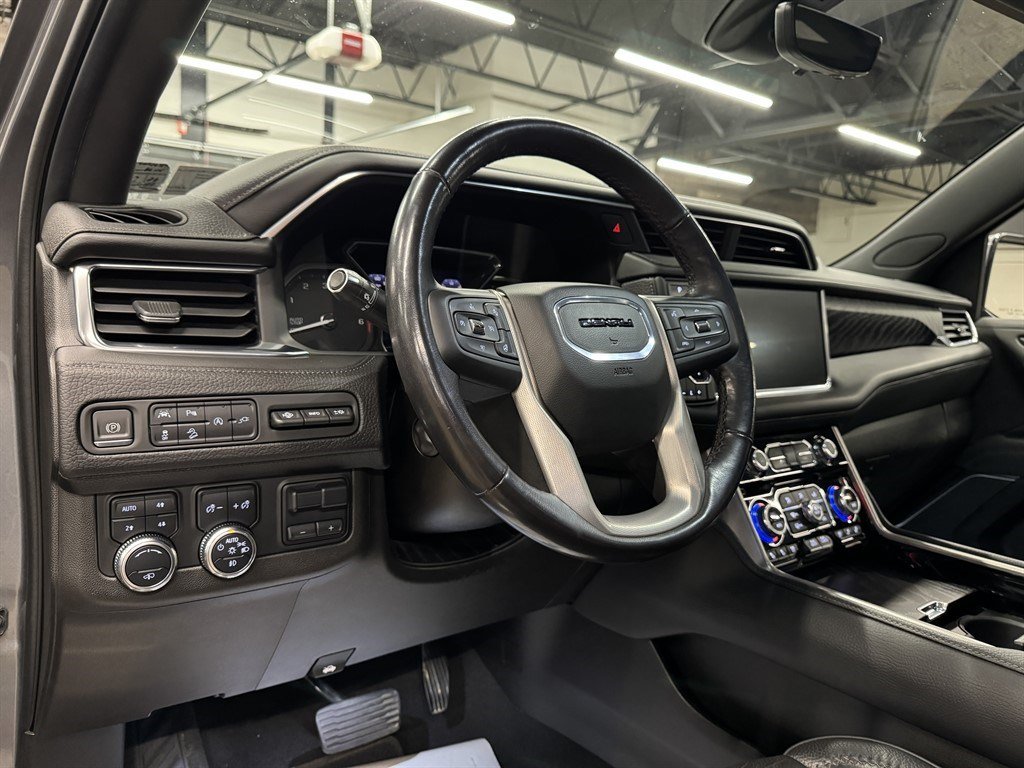 Used 2021 GMC Yukon Denali w/ Denali Ultimate Package AWD/4WD image 27