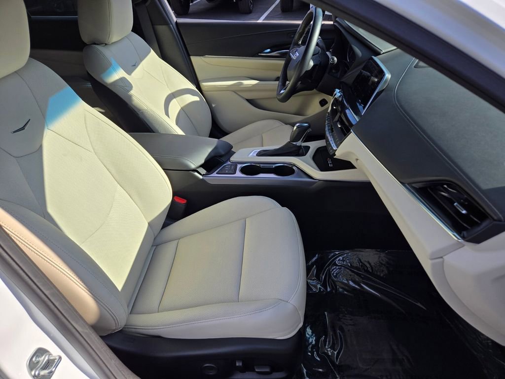 Used 2025 Cadillac CT4 Premium Luxury RWD image 15