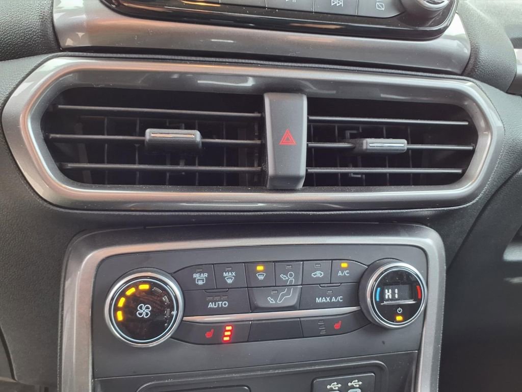 Used 2022 Ford EcoSport SE w/ SE Convenience Package image 16