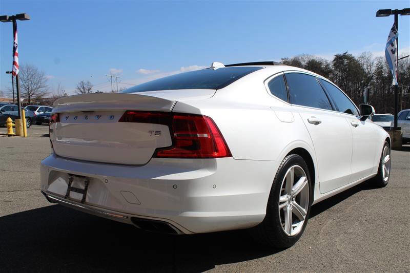 Used 2018 Volvo S90 T5 Momentum w/ Convenience Package image 11