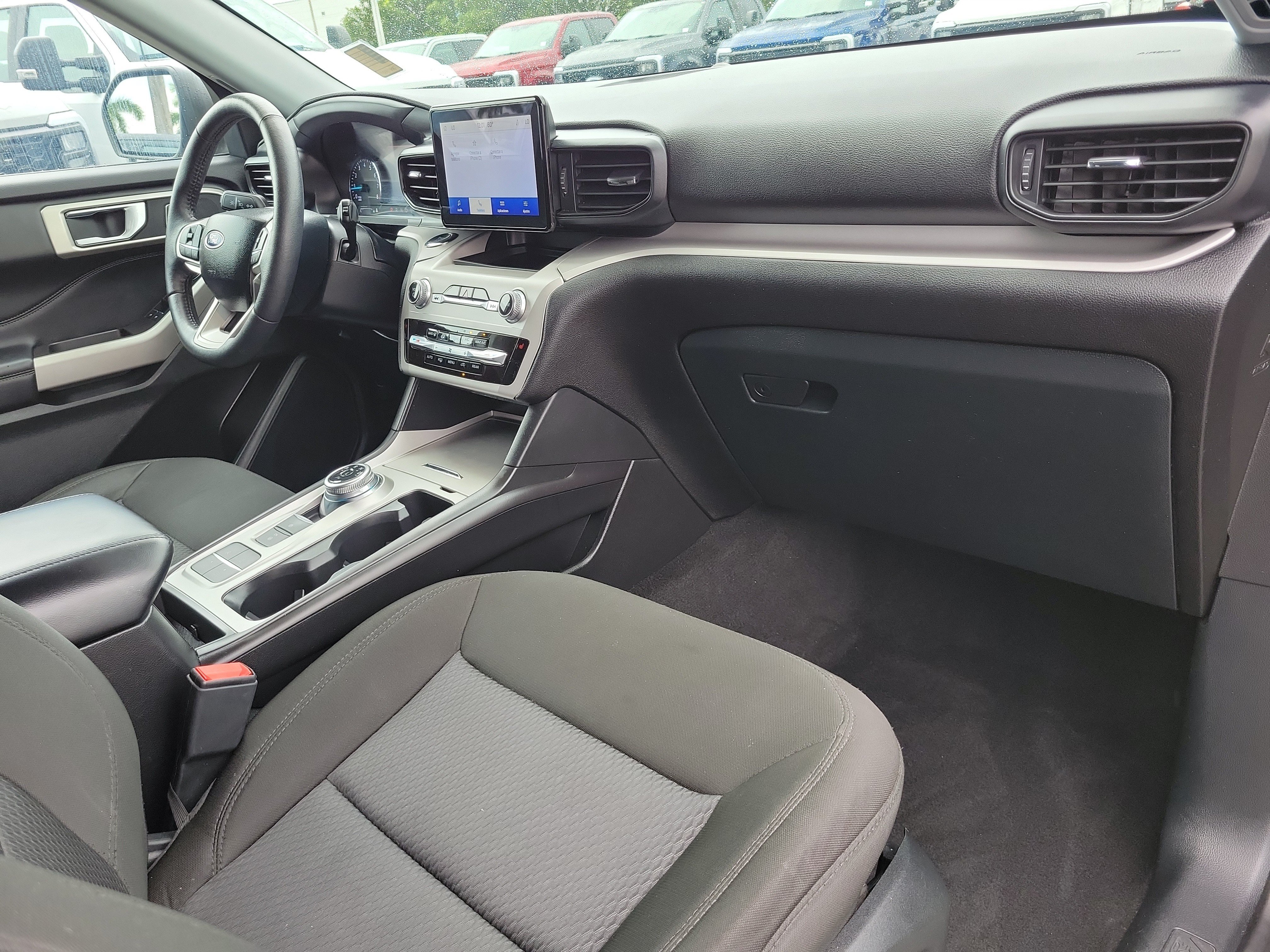 Certified 2024 Ford Explorer XLT RWD image 19