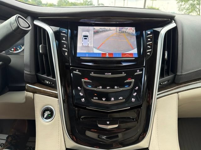 Certified 2020 Cadillac Escalade Luxury AWD/4WD image 19