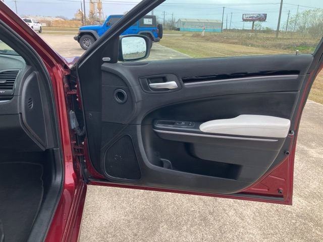 Used 2019 Chrysler 300 S w/ Safetytec Plus Group image 13