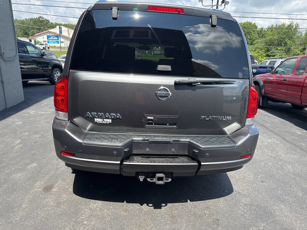 Used 2010 Nissan Armada Platinum image 7
