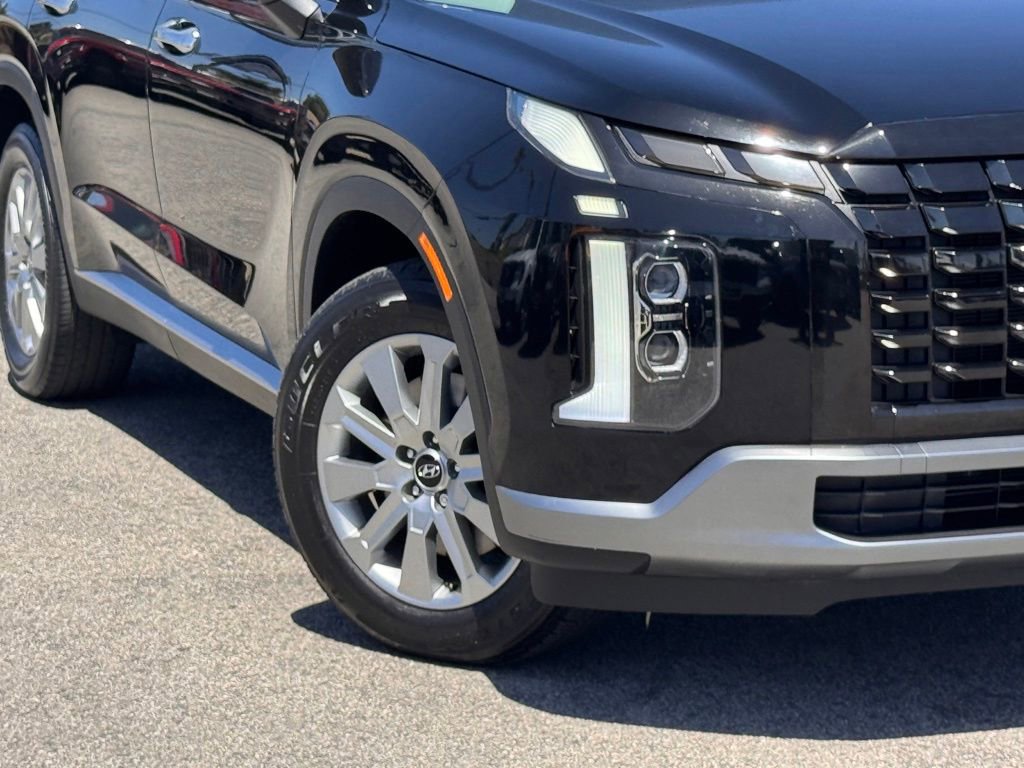 Used 2023 Hyundai Palisade SEL FWD image 4
