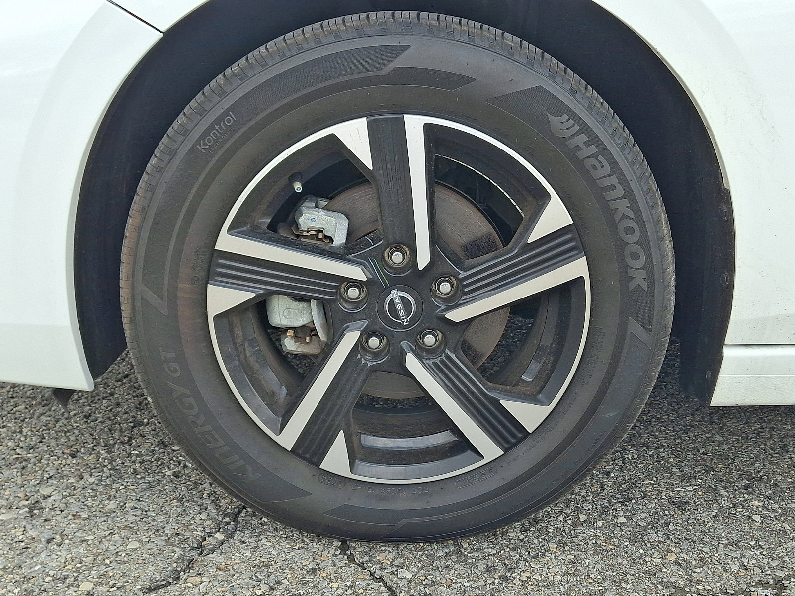 Used 2025 Nissan Sentra SV image 8