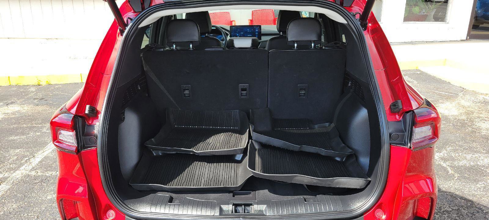 Used 2024 Ford Escape Platinum w/ Premium Technology Package image 30