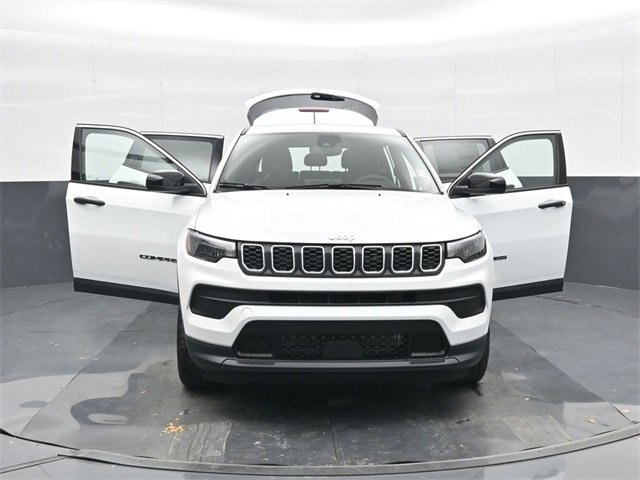Used 2025 Jeep Compass Sport image 47