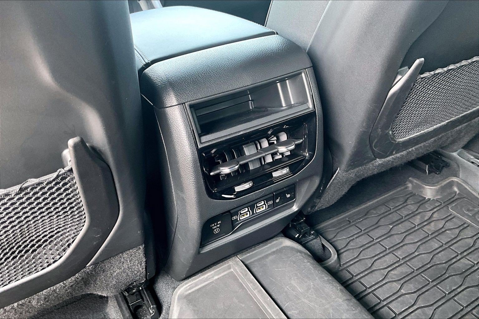 Used 2025 Jeep Grand Cherokee Overland w/ Advanced Protech Group III AWD/4WD image 33