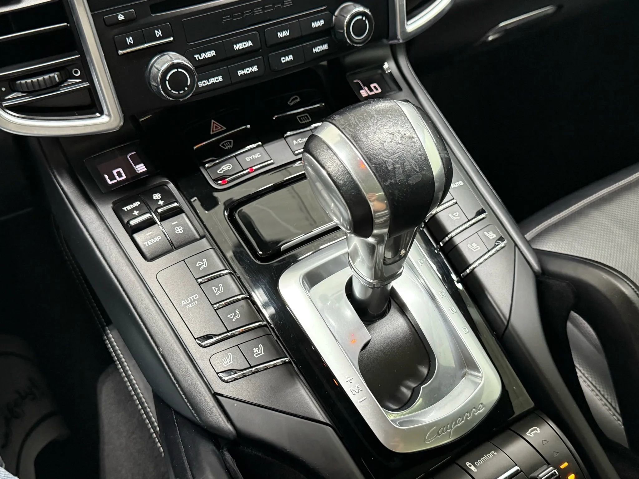 Used 2018 Porsche Cayenne GTS w/ Premium Package Plus image 26