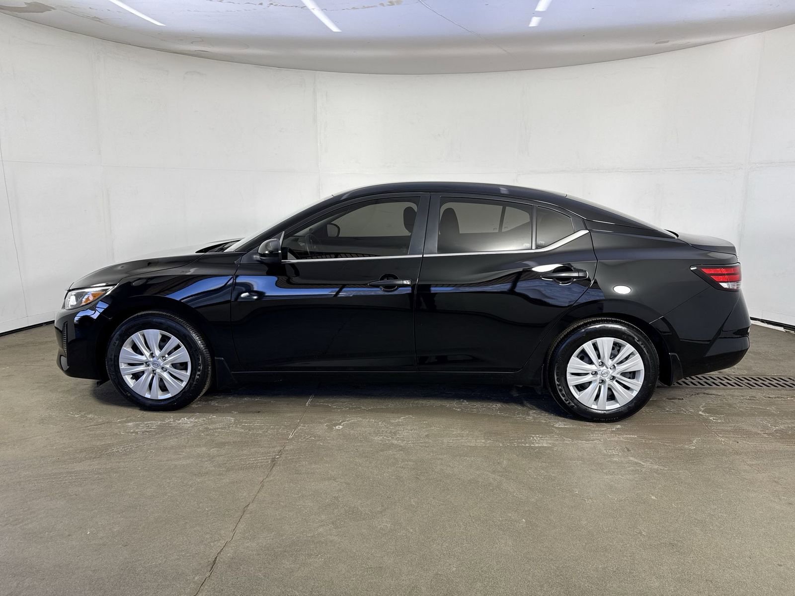 Certified 2025 Nissan Sentra S image 29