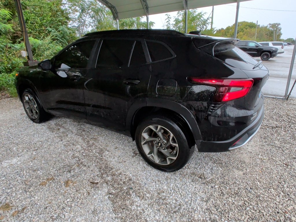 Used 2024 Chevrolet Trax LT w/ Driver Confidence Package FWD image 5
