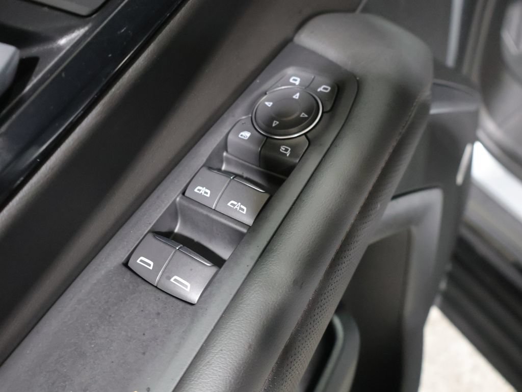 Used 2025 Chevrolet Tahoe High Country AWD/4WD image 15
