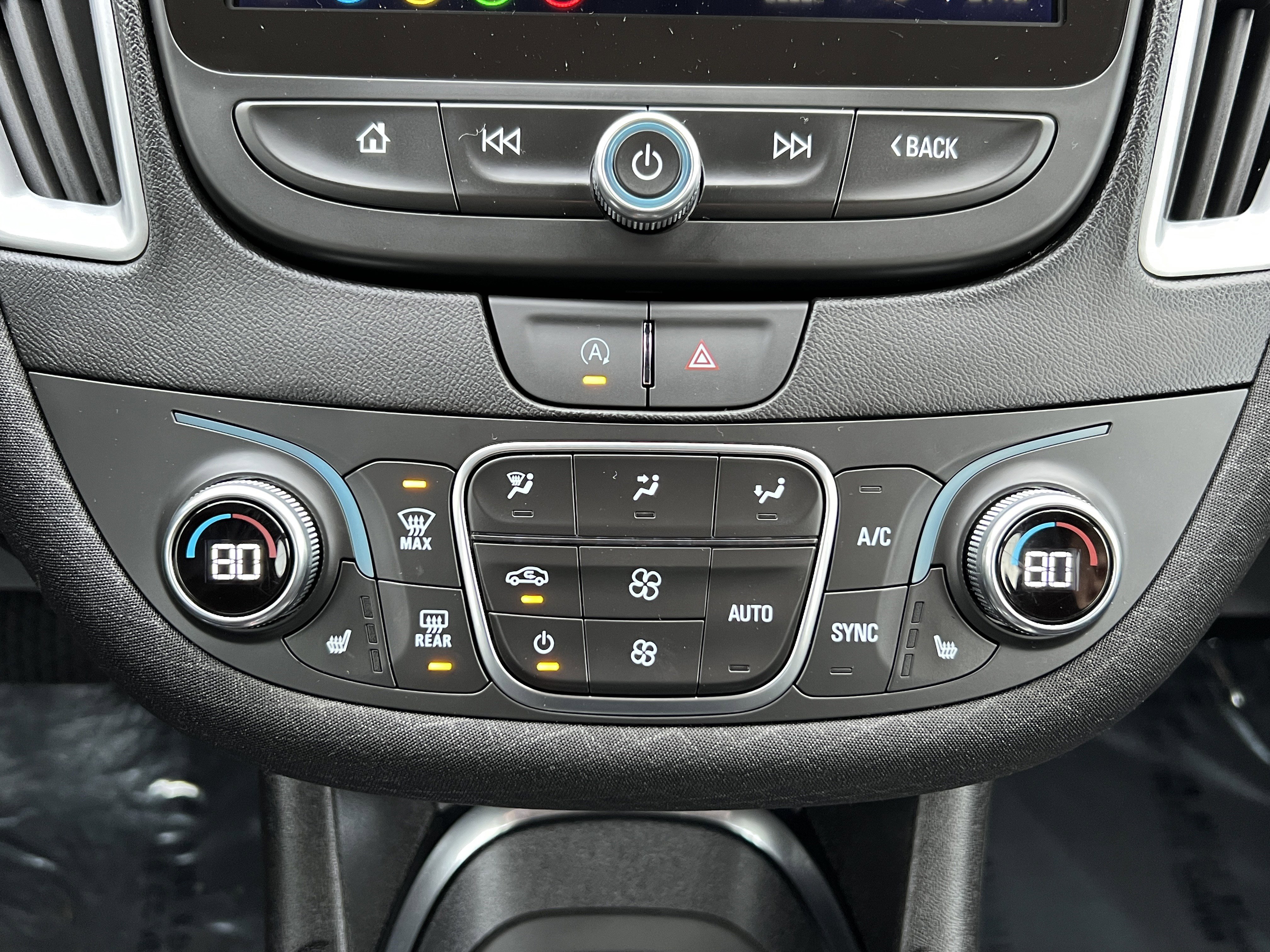 Used 2024 Chevrolet Malibu LT image 30