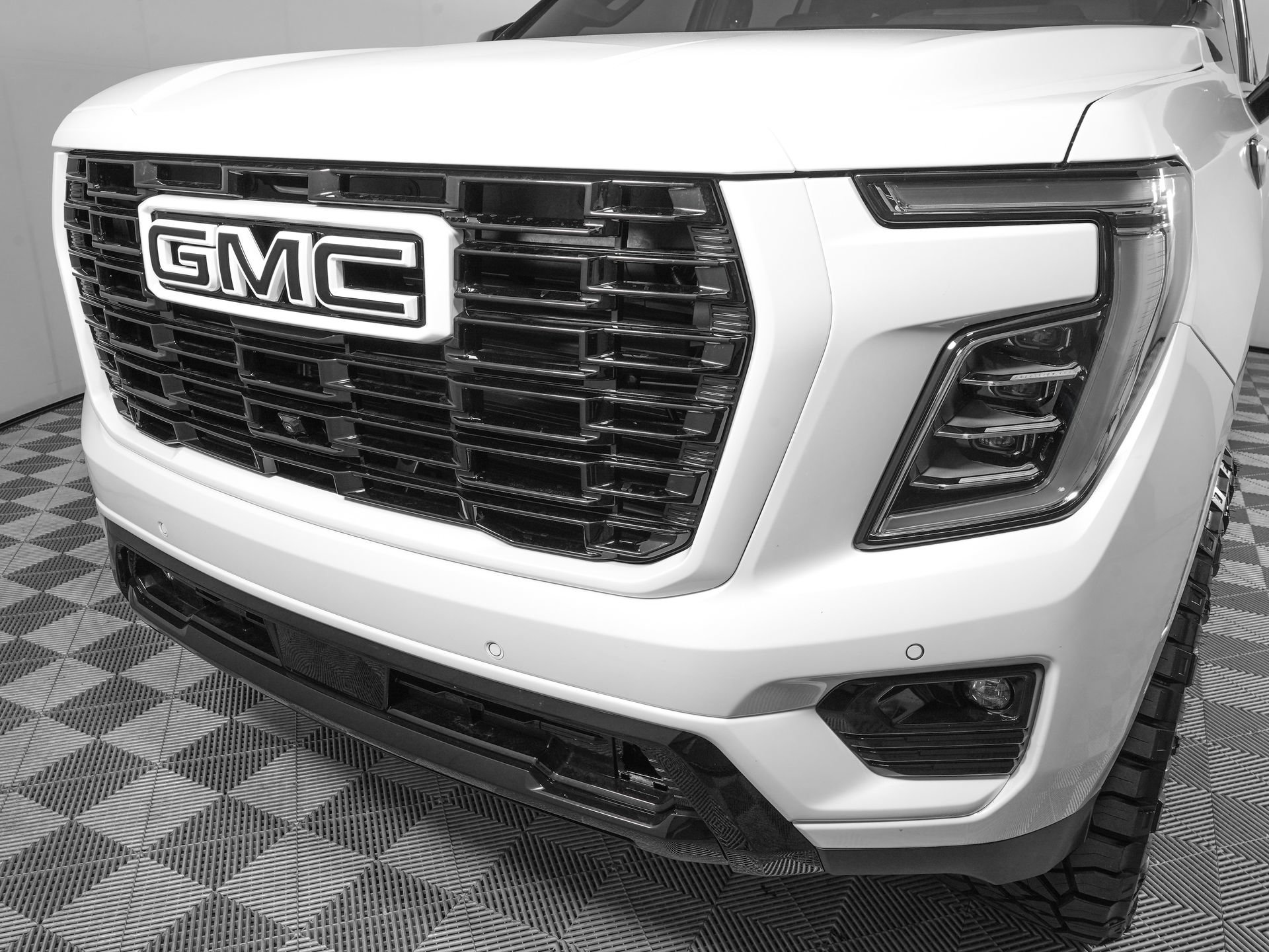 Used 2026 GMC Yukon Denali w/ Sun & Power Step Package AWD/4WD image 33