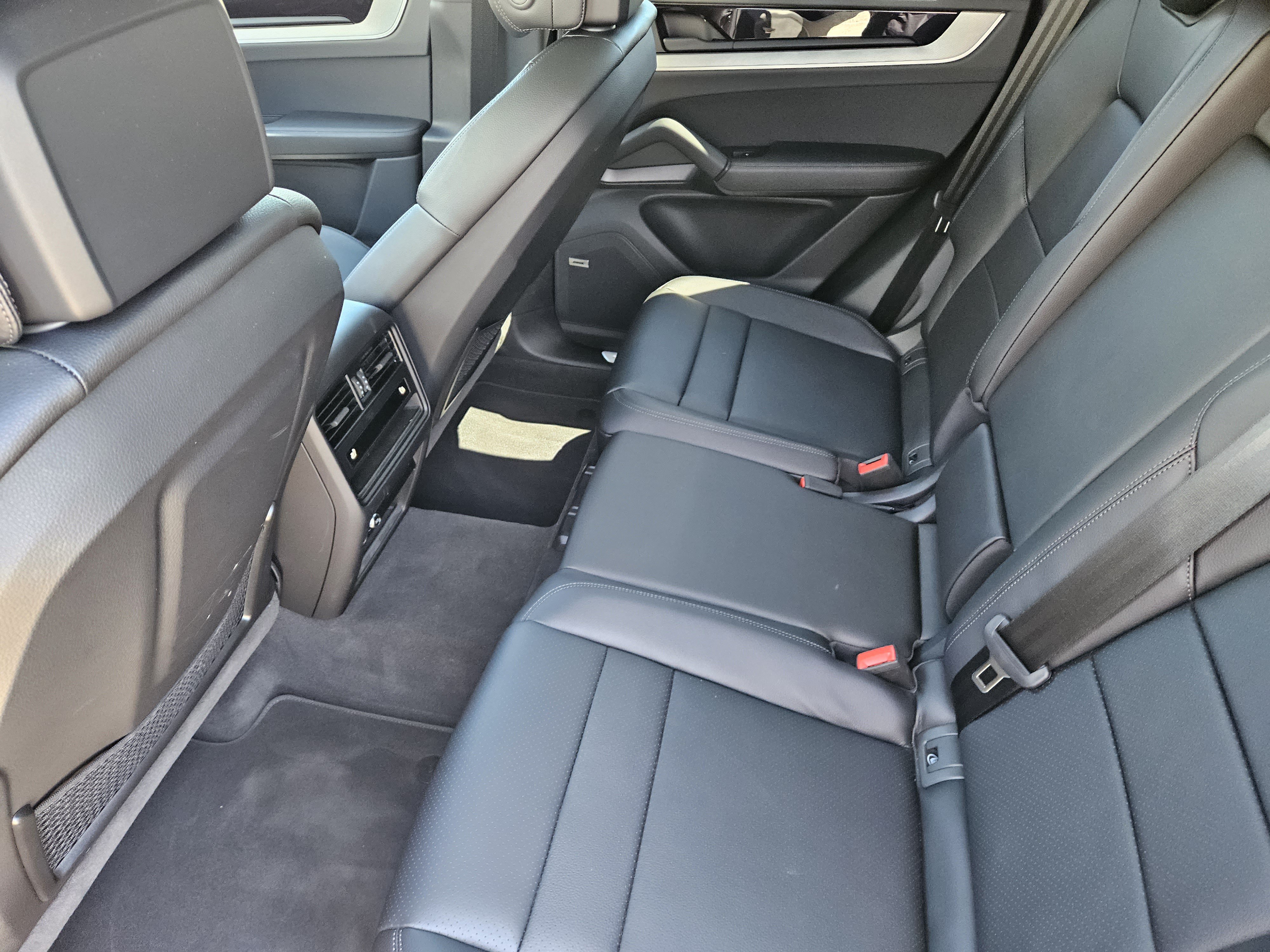 Certified 2026 Porsche Cayenne AWD/4WD image 28