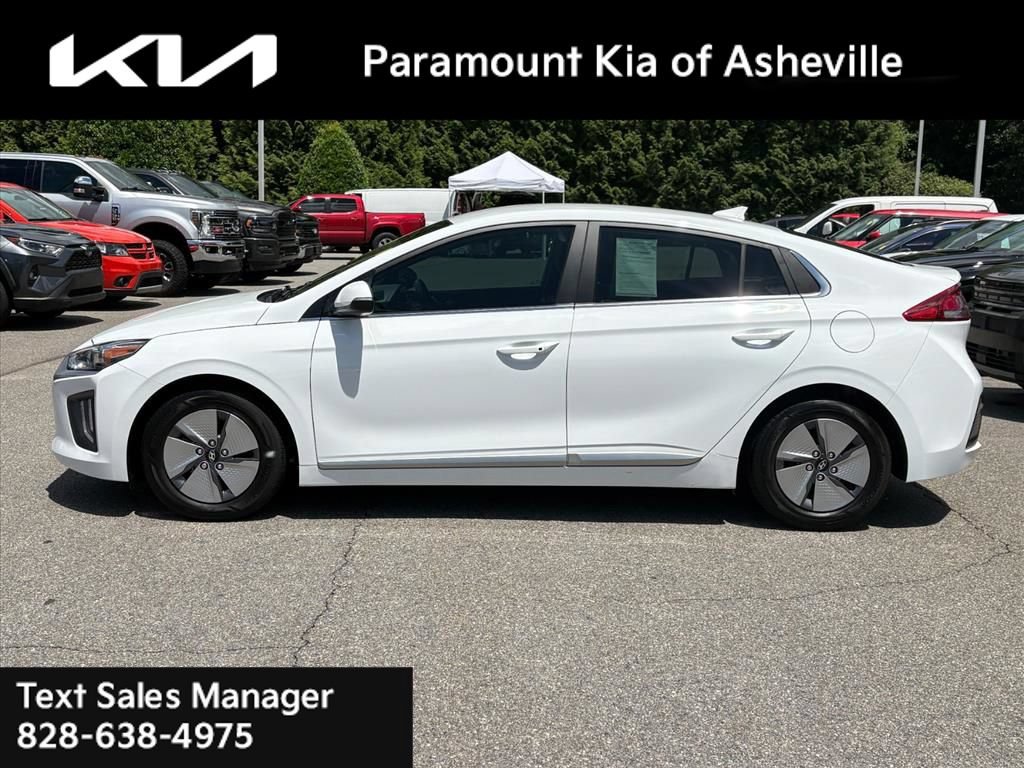 Used 2022 Hyundai Ioniq SE FWD image 3