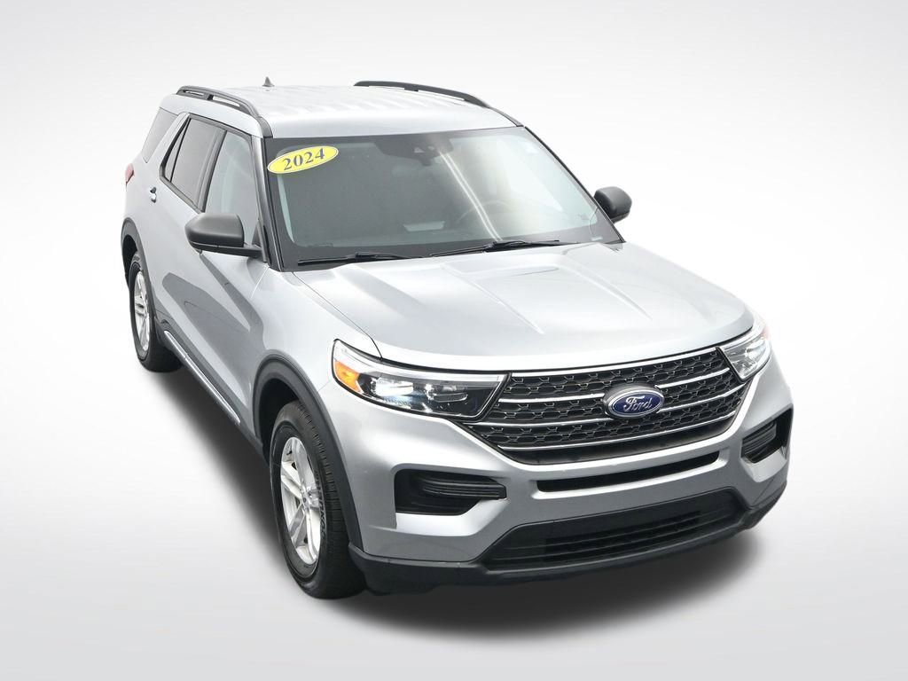 Used 2024 Ford Explorer XLT image 25
