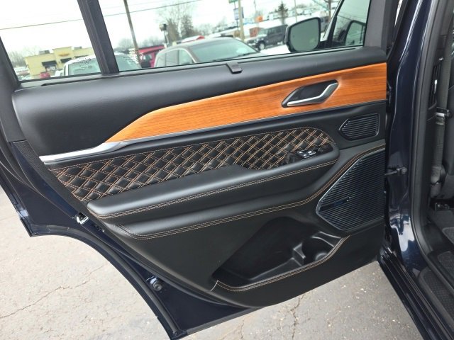 Used 2024 Jeep Grand Cherokee L Summit image 41