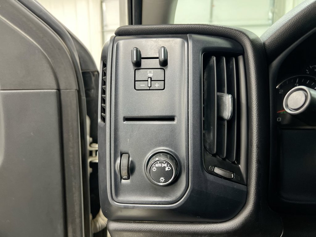 Used 2015 Chevrolet Silverado 3500 W/T AWD/4WD image 17