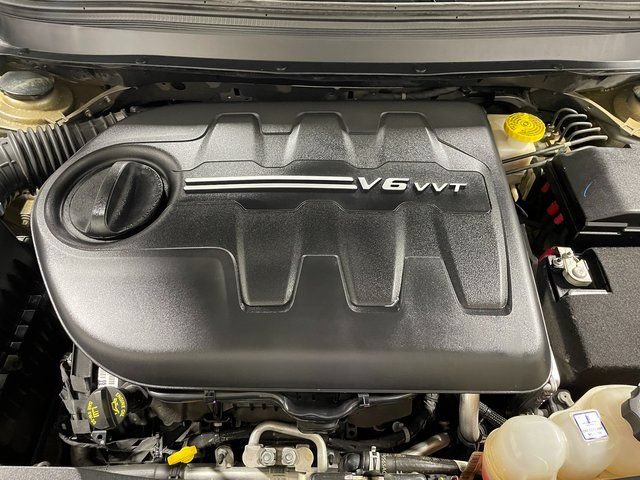 Used 2022 Jeep Cherokee Limited w/ Trailer Tow Group AWD/4WD image 26