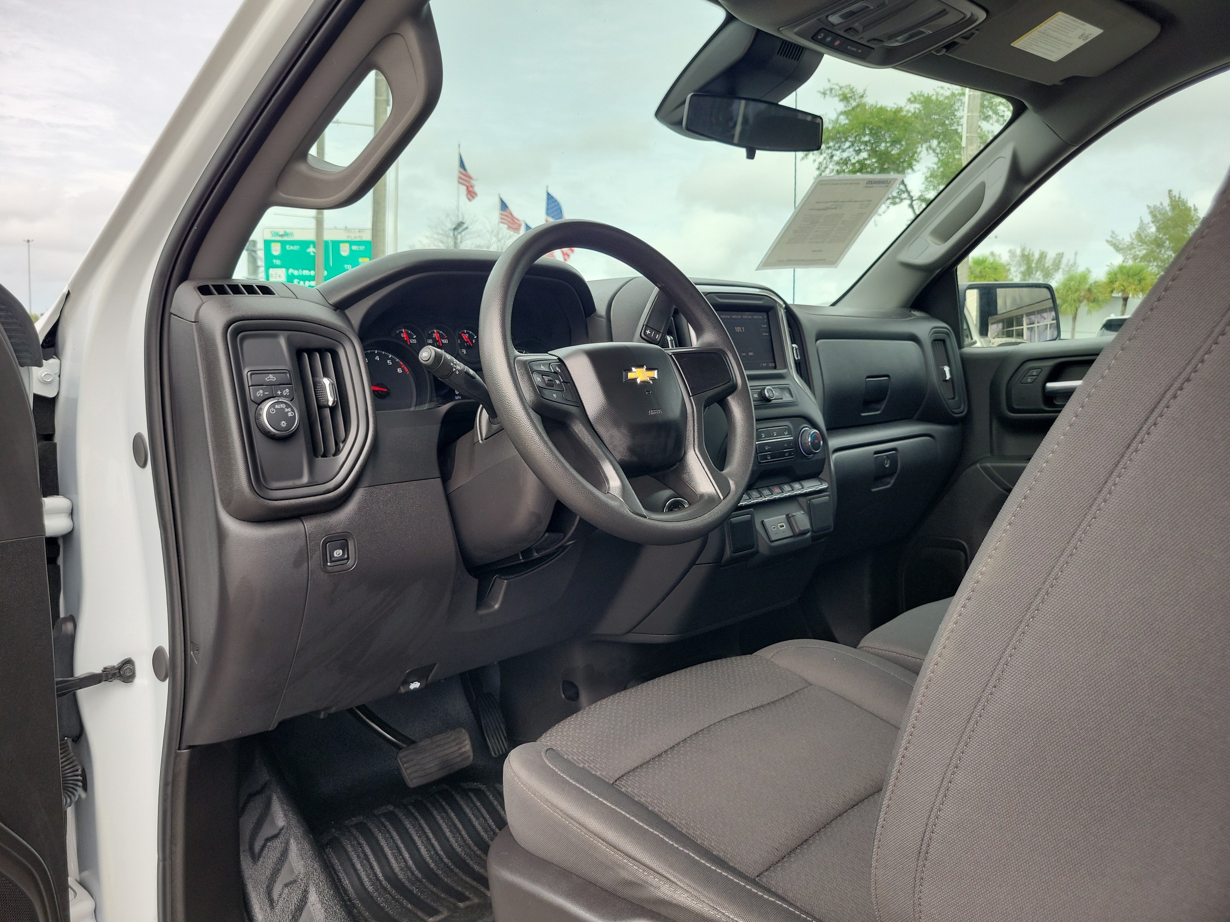 Used 2025 Chevrolet Silverado 1500 W/T RWD image 9