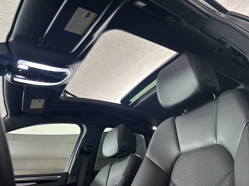 Certified 2025 Porsche Macan image 29