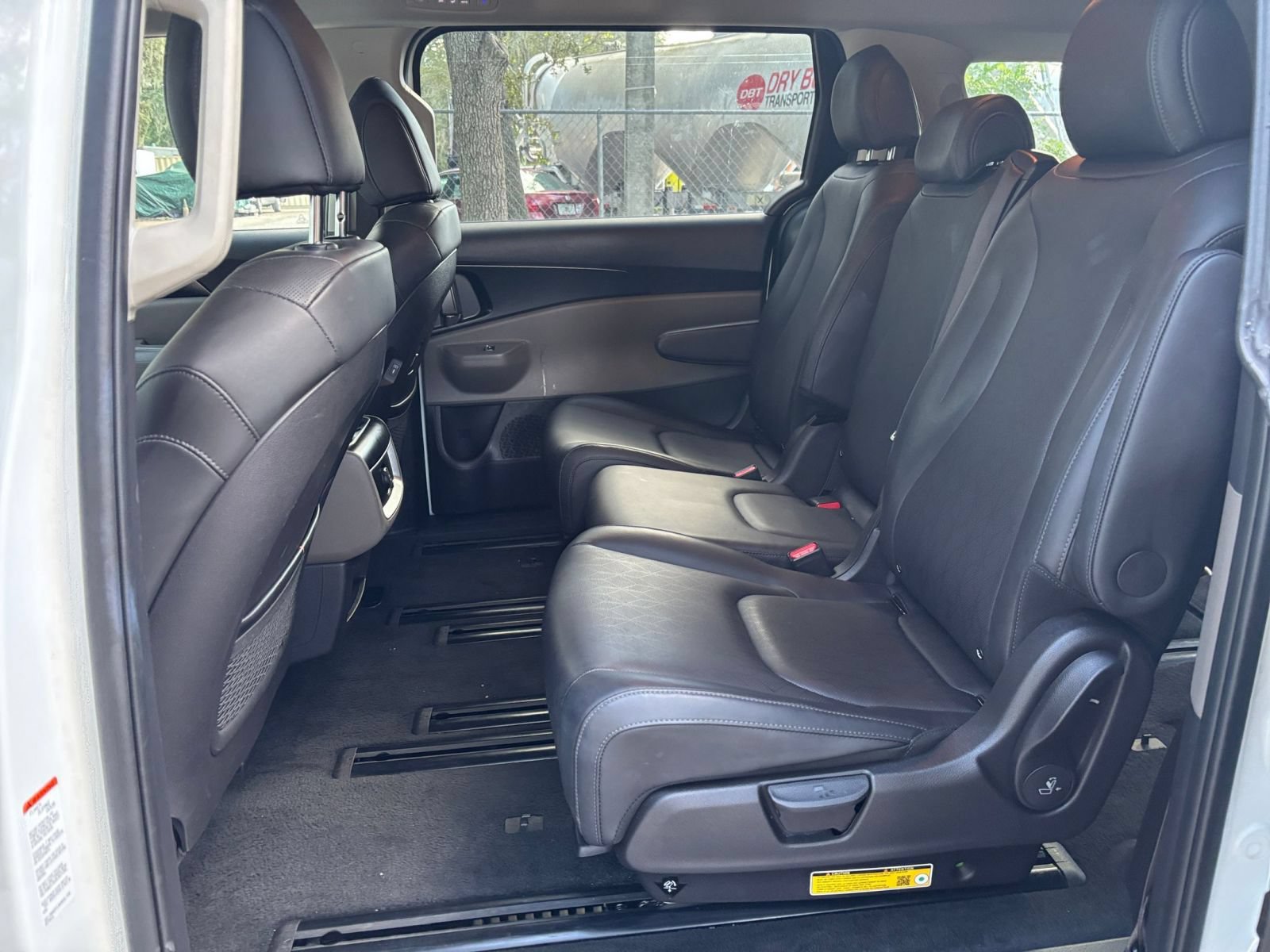 Used 2026 Kia Carnival FWD image 41