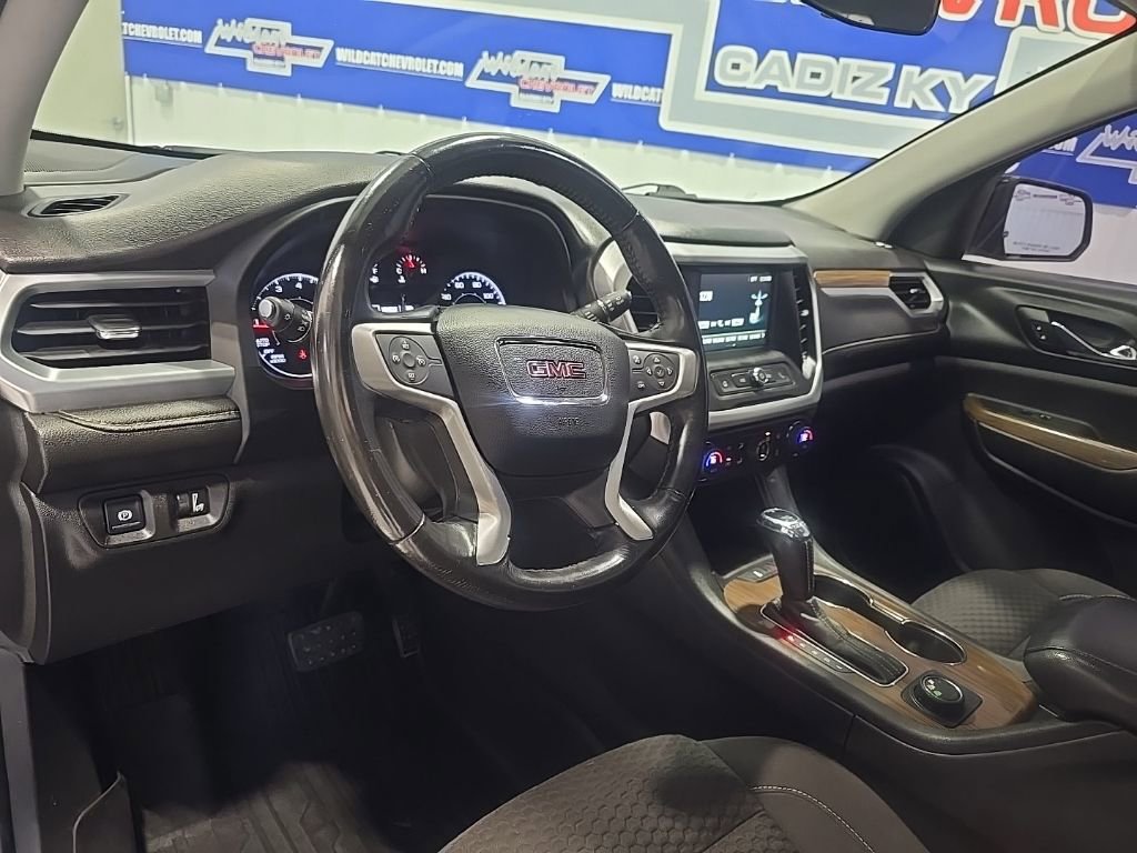 Used 2017 GMC Acadia SLE image 16