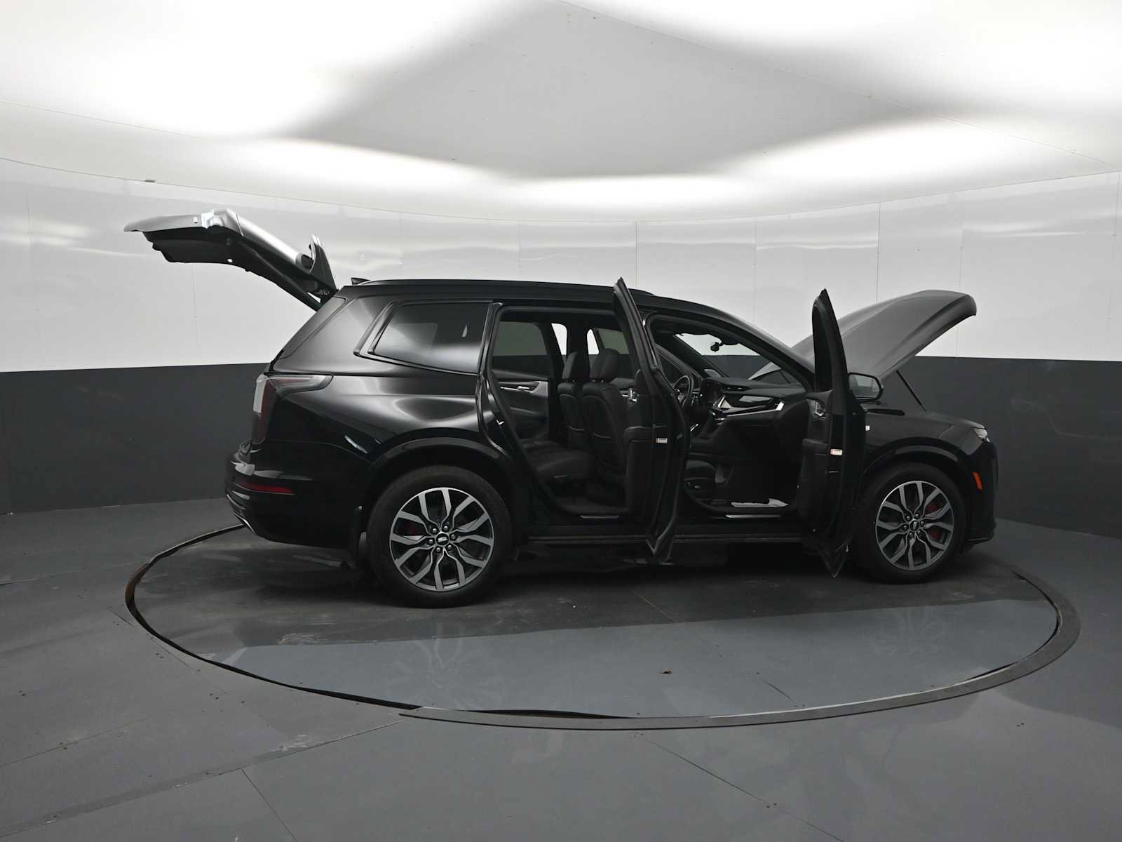 Used 2024 Cadillac XT6 Sport w/ Technology Package AWD/4WD image 41
