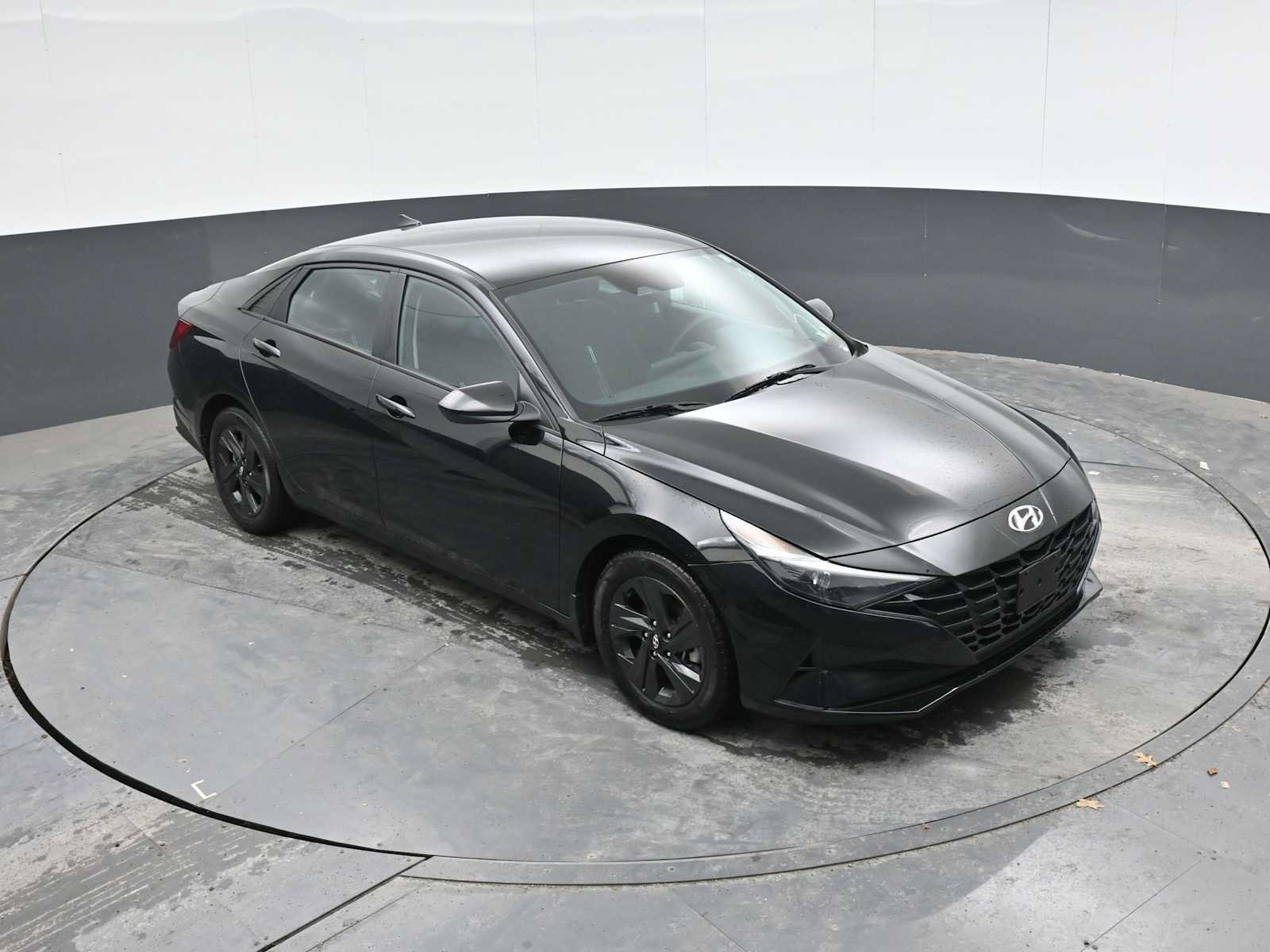 Used 2023 Hyundai Elantra SEL FWD image 33