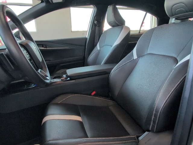 Used 2025 Toyota Camry SE image 13