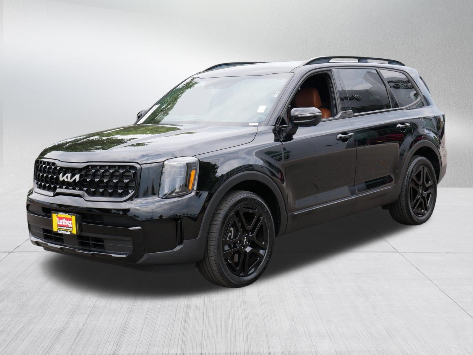 Used 2024 Kia Telluride EX X-Line AWD/4WD image 3