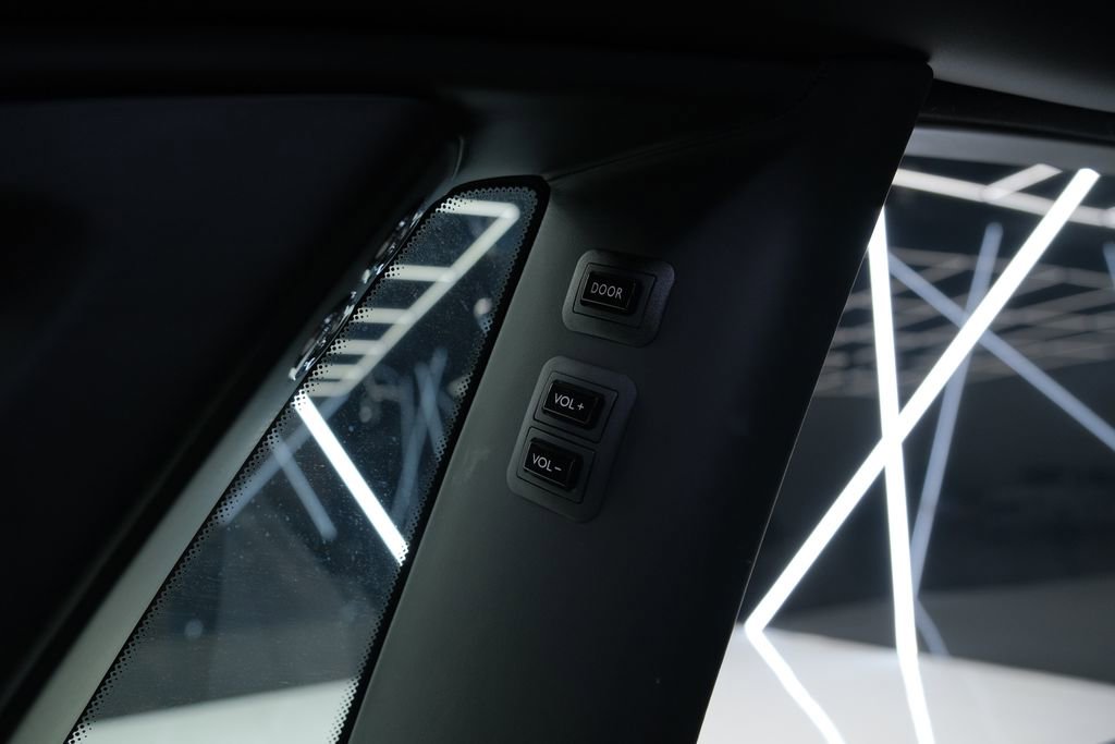 Used 2026 Rolls-Royce Phantom Sedan image 38