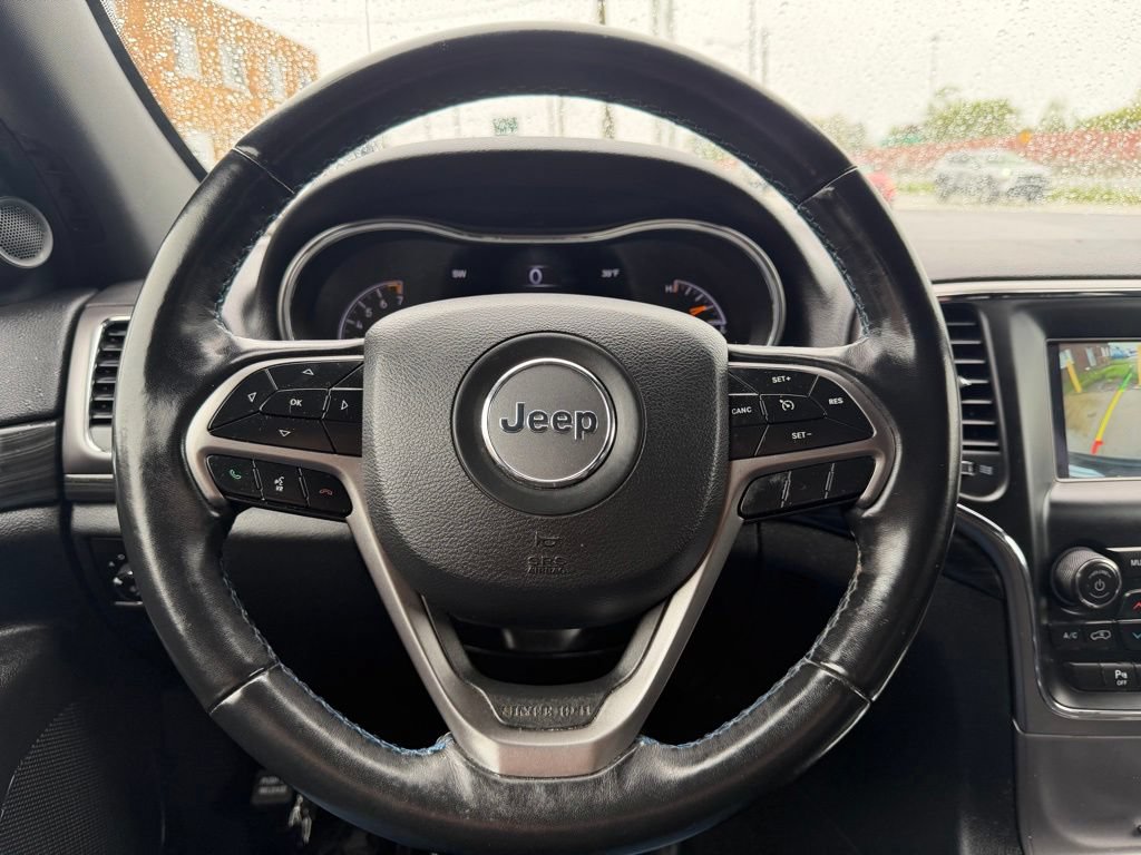 Used 2019 Jeep Grand Cherokee Laredo AWD/4WD image 31