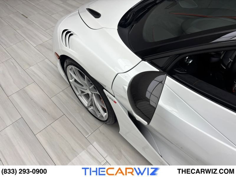 Used 2024 McLaren 750S Spider RWD image 18