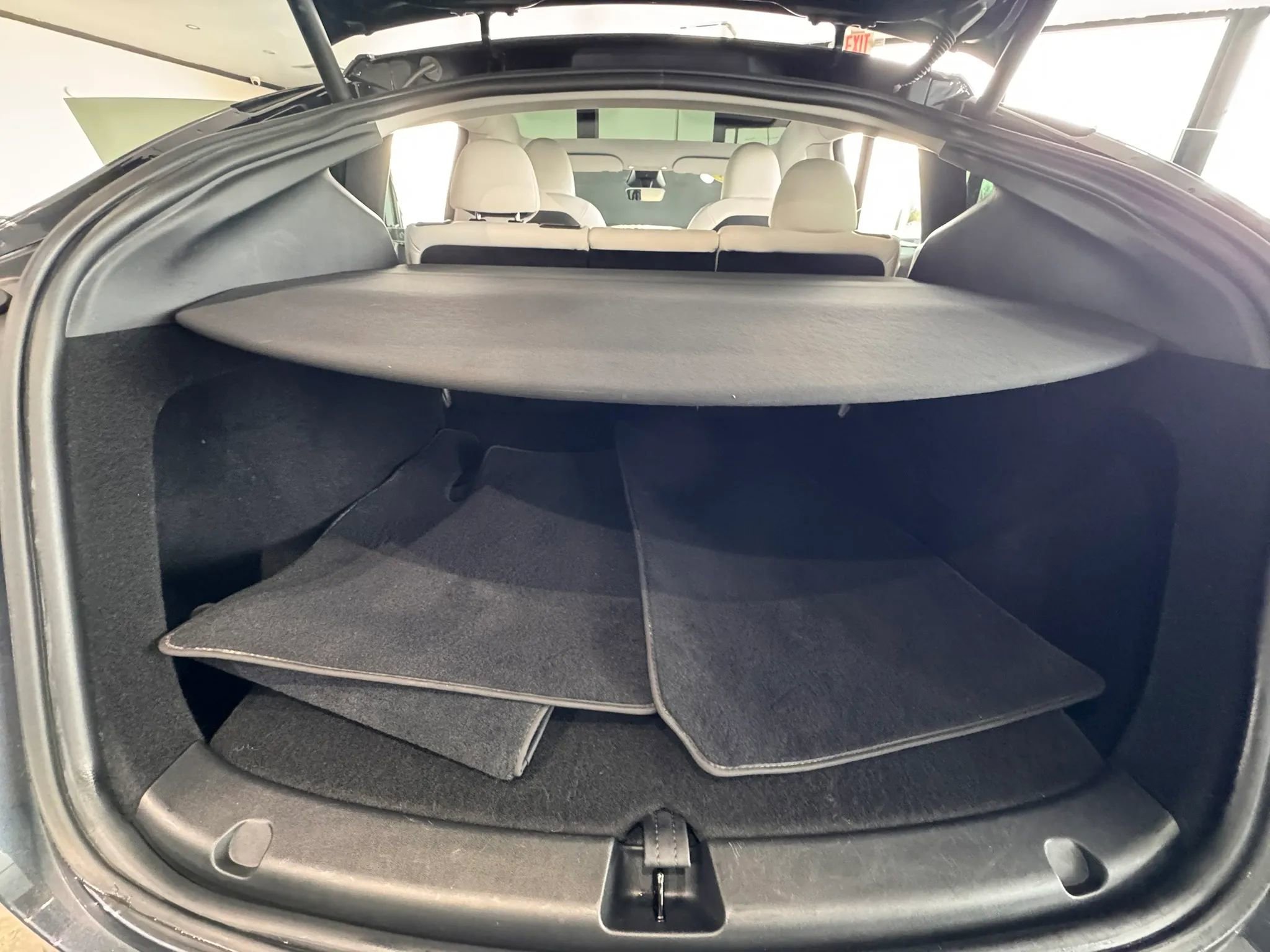 Used 2024 Tesla Model Y Long Range AWD/4WD image 21